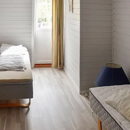 Three-bedroom Holiday In Titran *