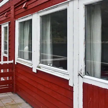 Apartment Three-bedroom Holiday In Titran *