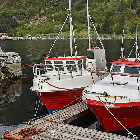 Three-bedroom Holiday In Titran